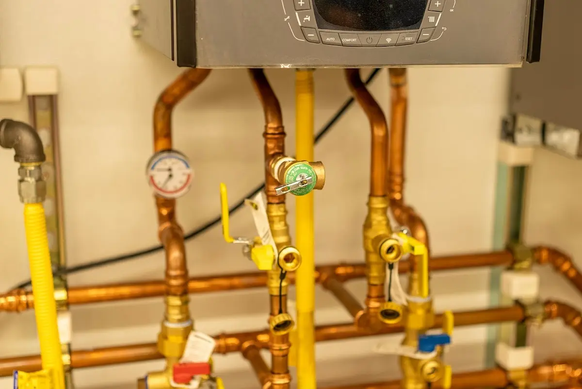 Licensed technician providing Emergency Plumbing for a homeowner in Sansom Park